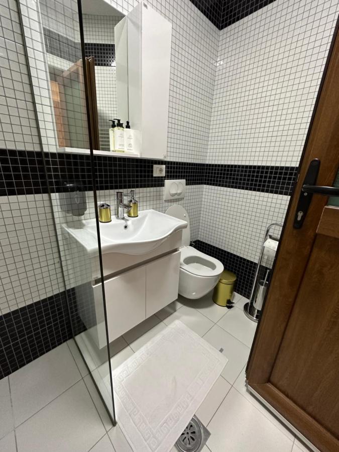 Hotel Dardania Kukes Eksteriør billede